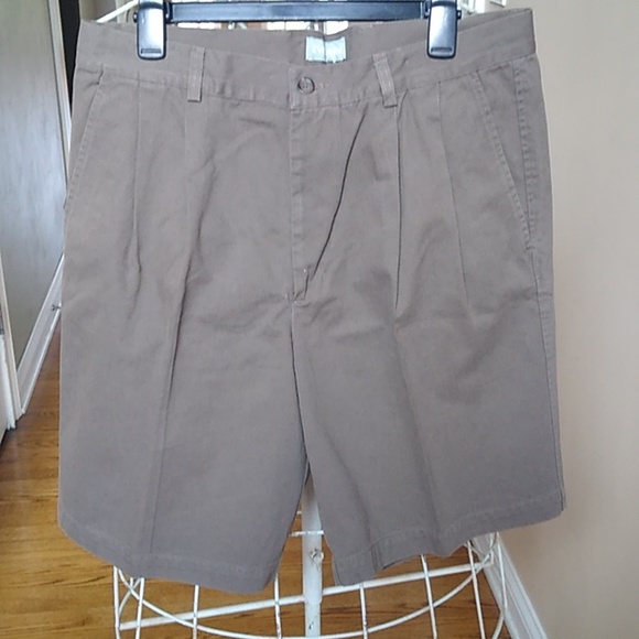 Evergreen Shorts - Picture 2 of 11